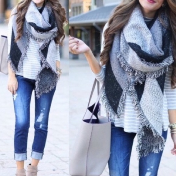 H&M Accessories - h&m gray color block scarf